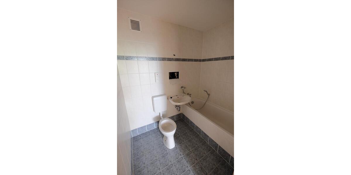 Etagenwohnung Saalfeld (Saale) - 3 Zimmer, 69 m&sup2;, 370&euro; | Angebot:26365478