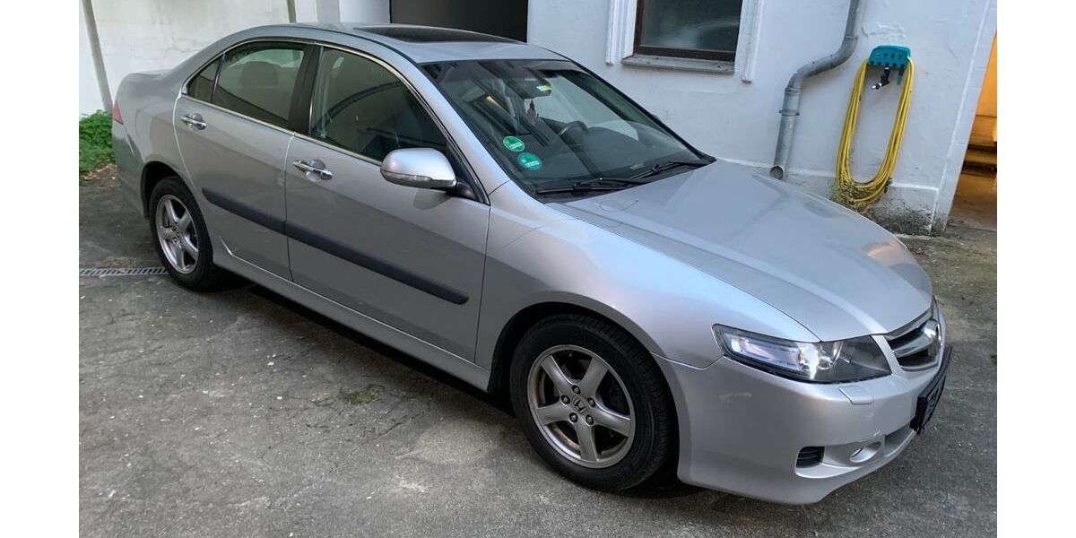 Honda Accord 112.700 km 4.499 &euro; Berlin 12043