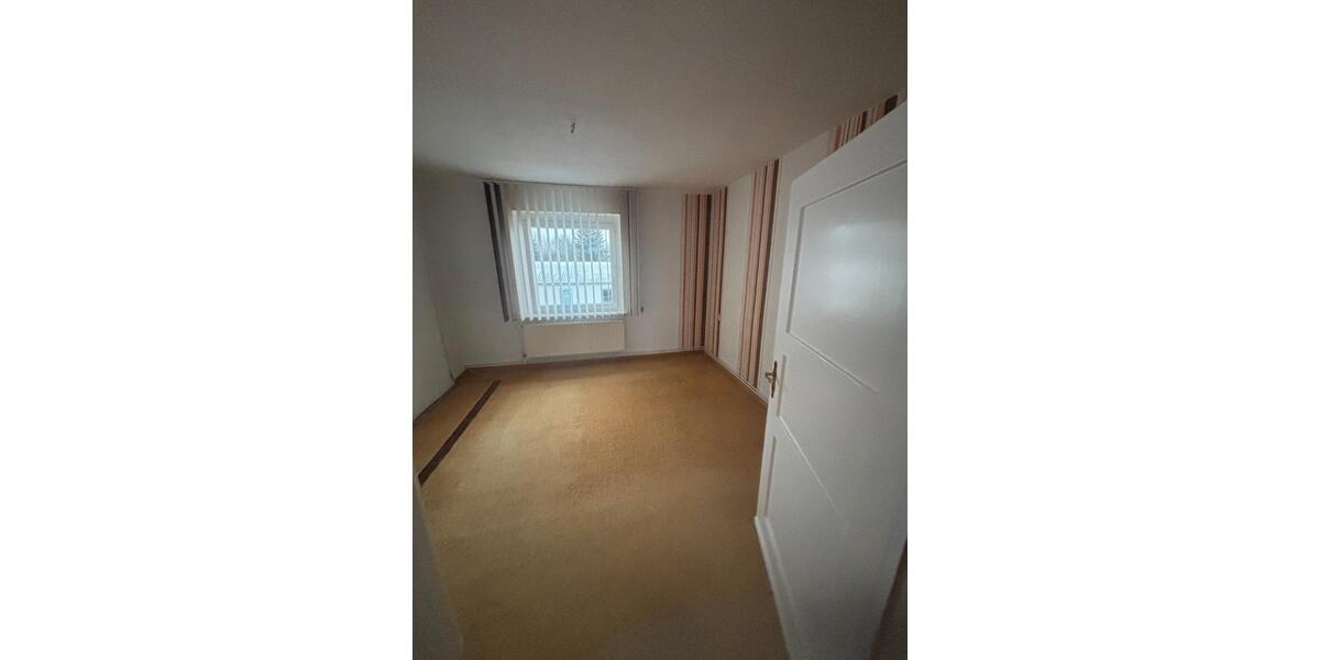 Etagenwohnung Jarmen - 5 Zimmer, 100 m&sup2;, 1.000&euro; | Angebot:26606275