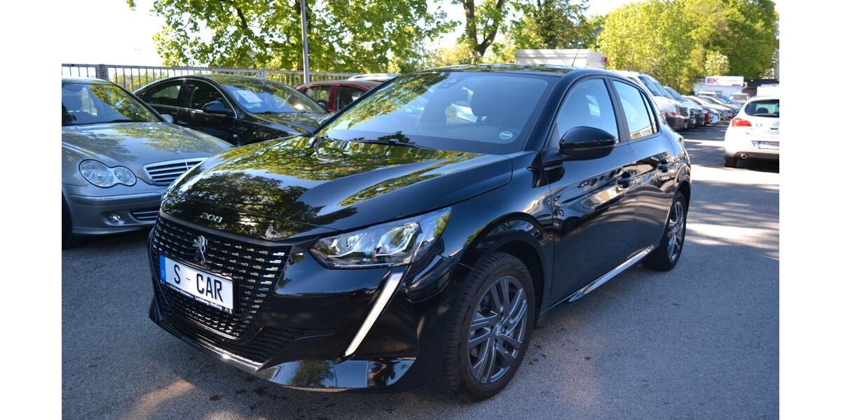 Peugeot 208 6.204 km 11.900 &euro; München 81243
