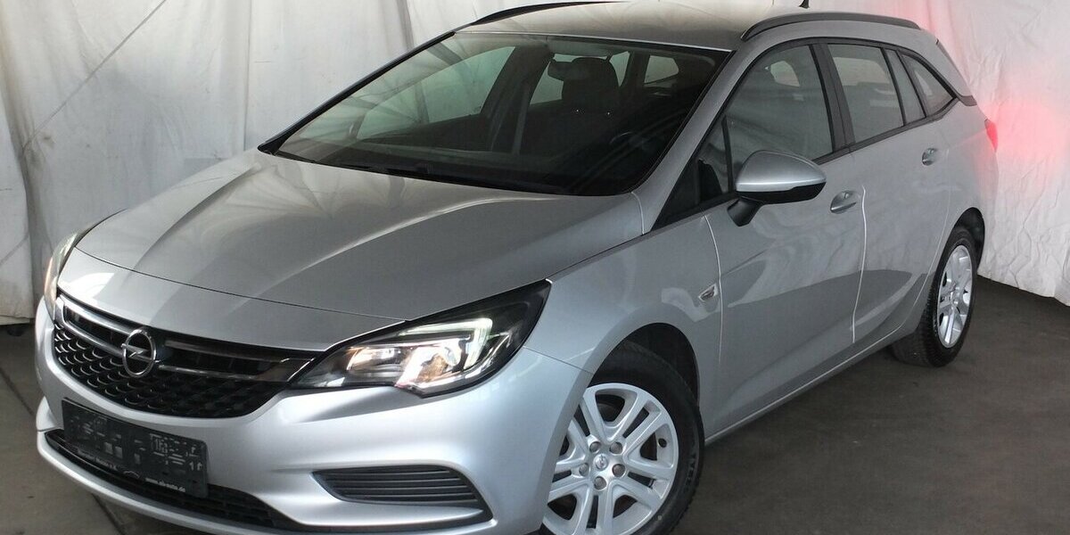 Opel Astra NAVI EINPARKHILFE ALLWETTERREIFEN EURO 6 99.278 km 8.995 &euro; Köln 50858
