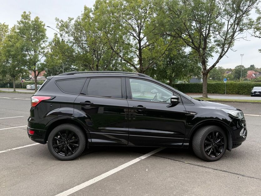 Ford Kuga 68.106 km 16.999 € Fernwald 35463