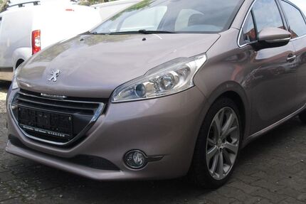 Peugeot 208 53.711 km 5.950 &euro; Falkensee 14612