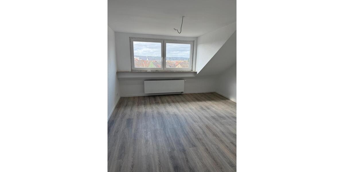 Dachgeschoßwohnung Saarbrücken West - 3 Zimmer, 50 m&sup2;, 800&euro; | Angebot:25636257