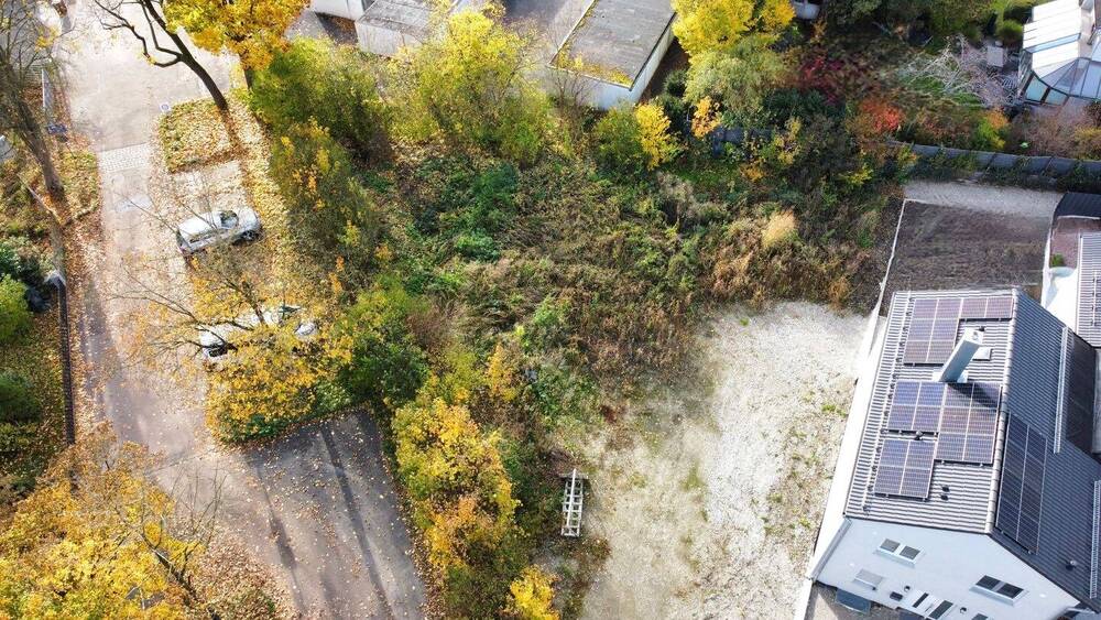 Grundstück für Bebauung mit einem Reihenhaus zimmer
