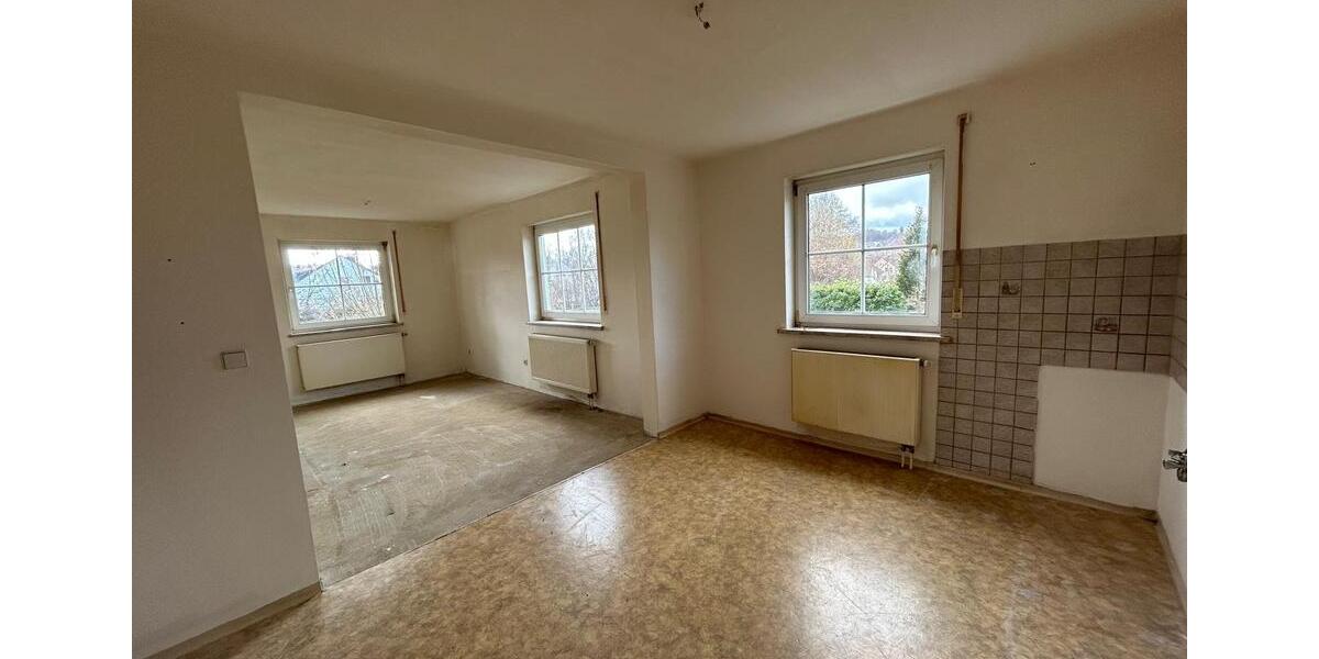 Hochparterre Helmbrechts - 2 Zimmer, 71 m&sup2;, 89.000&euro; | Angebot:25721230