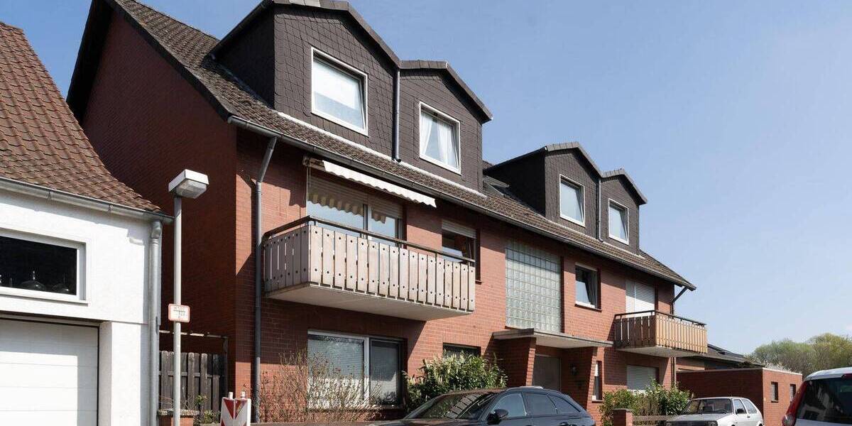 Mehrfamilienhaus mit 6 Wohneinheiten und 6 Garagen 1 zimmer