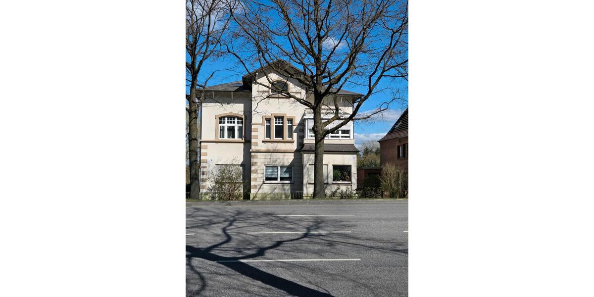 helle Altbauwohnung im DG mit 4 Zimmern in HH-Hausbruch 4 zimmer