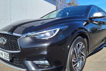 INFINITI Q30 108.000 km 16.900 € Quickborn 25451