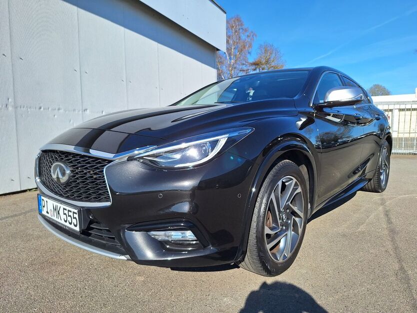 INFINITI Q30 108.000 km 16.900 € Quickborn 25451