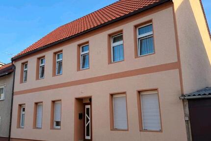 Haus Sonnewalde - 10 Zimmer, 240 m&sup2;, 337.000&euro; | Angebot:27409632