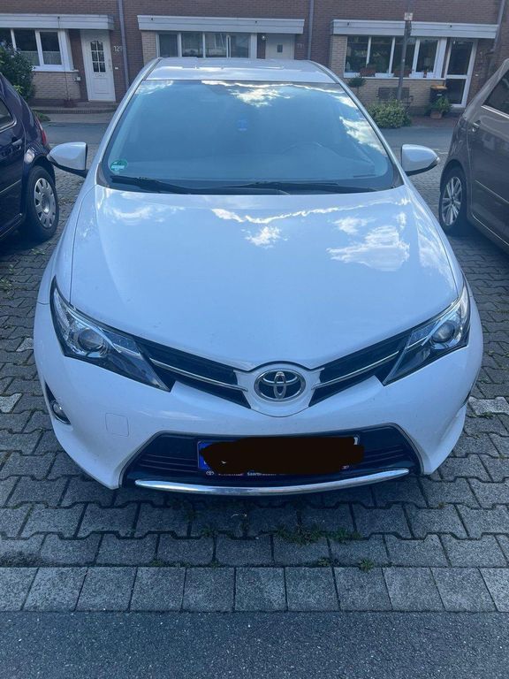 Toyota Auris 147.814 km 8.099 € Sendenhorst 48324