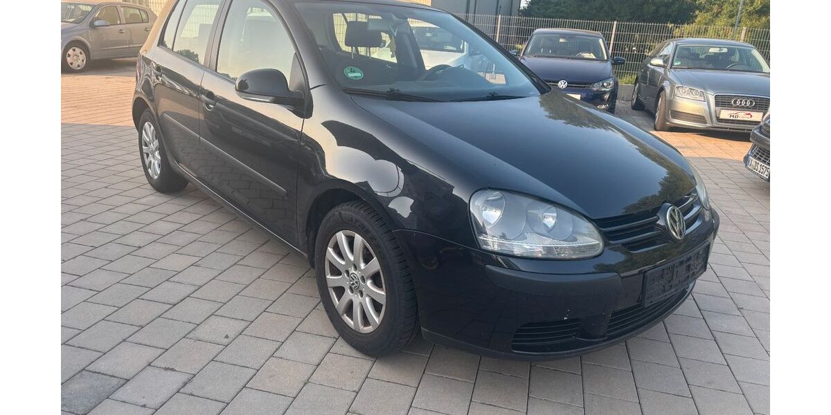 VW Golf 227.000 km 2.499 &euro; Bruchsal-Untergrombach 76646