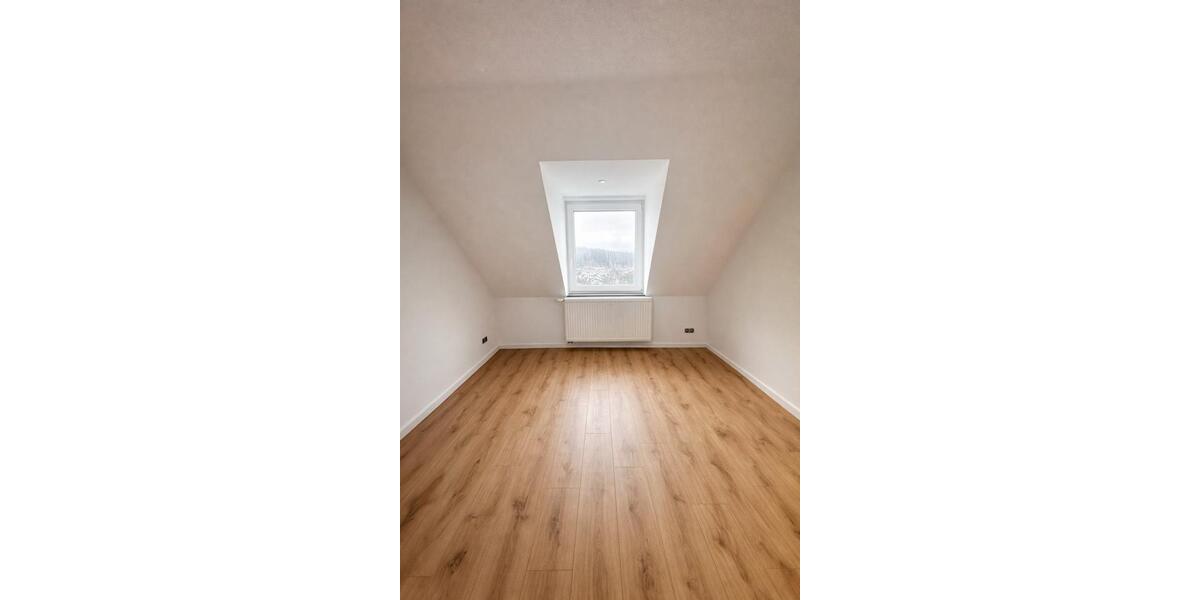 Dachgeschoßwohnung Gevelsberg - 3 Zimmer, 75 m&sup2;, 1.050&euro; | Angebot:24941237