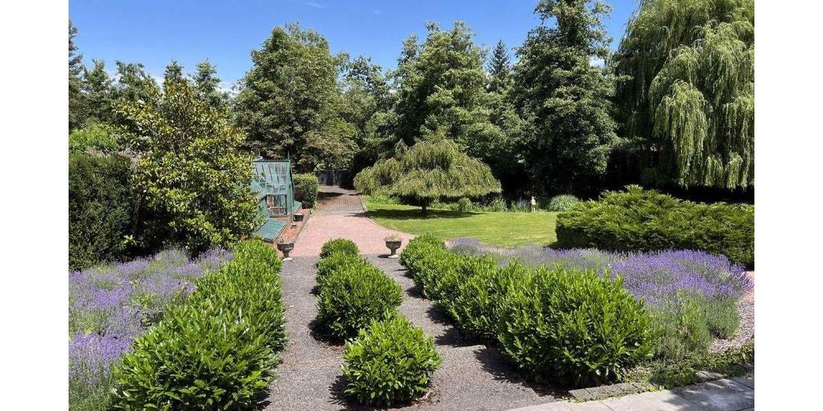 Einfamilienhaus Bruchköbel Oberissigheim - 8 Zimmer, 329 m&sup2;, 1.595.000&euro; | Angebot:25356349