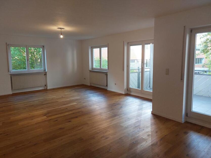 Stilvolles und großzügiges Wohnen im Park: 3,5 Zimmer Mietwohnung mit Stil und kurzen Wegen zur Eleganz und Freiraum
