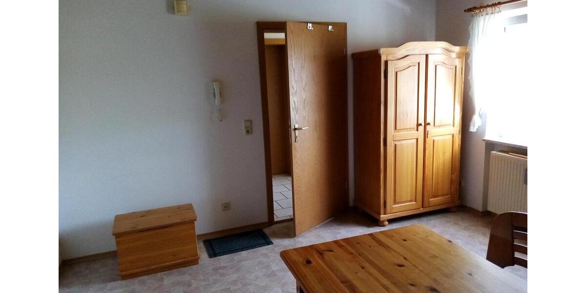 Erdgeschoßwohnung Obertraubling - 2 Zimmer, 25 m&sup2;, 600&euro; | Angebot:19860042