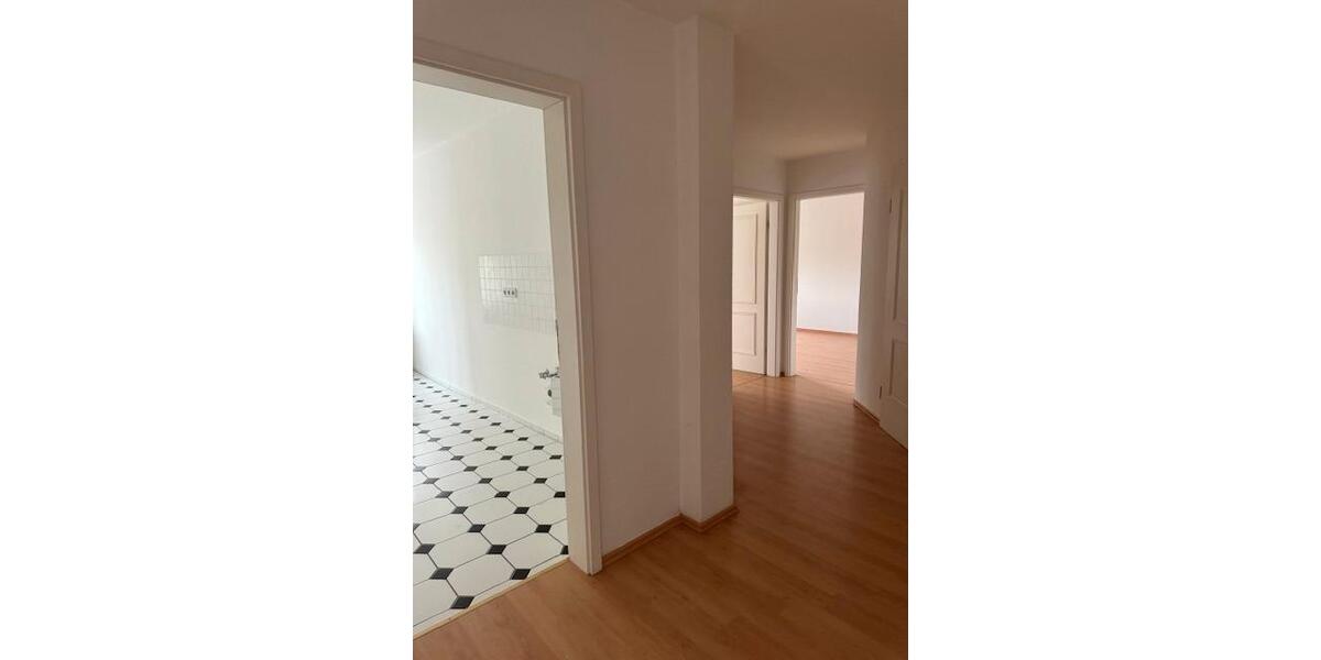 Dachgeschoßwohnung Zwickau Zwickau-Nord - 3 Zimmer, 80 m&sup2;, 400&euro; | Angebot:25991276