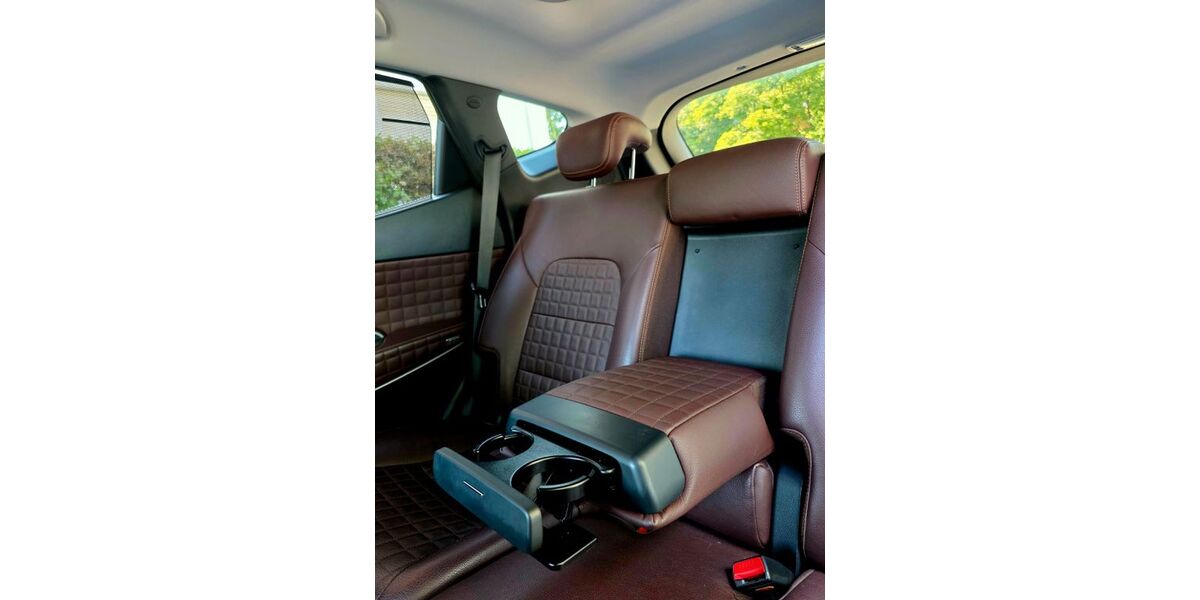 Hyundai SANTA FE 164.000 km 15.100 &euro; München 81539