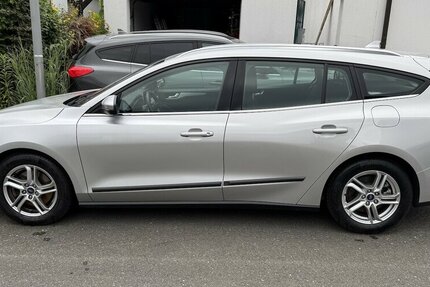 Ford Focus Navi Temp Sth Spurh CarPlay 5xServ GARANTIE 30.000 km 14.900 &euro; Erftstadt 50374
