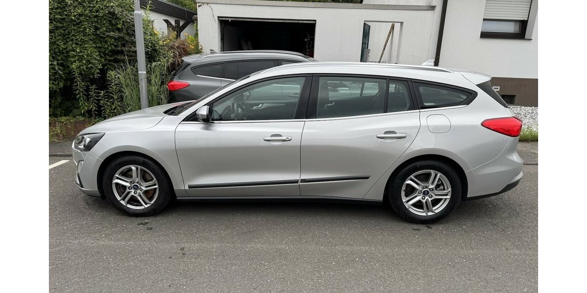 Ford Focus Navi Temp Sth Spurh CarPlay 5xServ GARANTIE 30.000 km 14.900 &euro; Erftstadt 50374