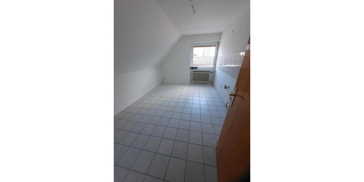 Dachgeschoßwohnung Neustadt (Hessen) - 3.5 Zimmer, 80 m&sup2;, 850&euro; | Angebot:25945234