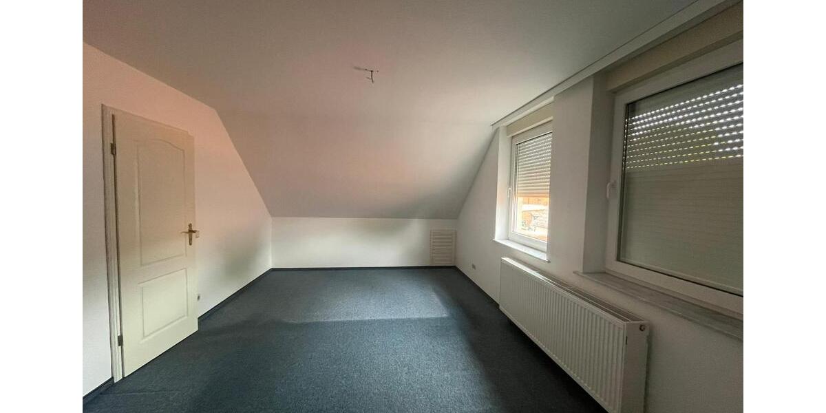 Dachgeschoßwohnung Tangerhütte - 2 Zimmer, 71 m&sup2;, 390&euro; | Angebot:26236715