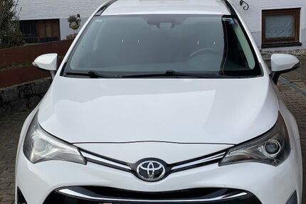 Toyota Avensis 178.500 km 8.800 &euro; Ruderatshofen 87674