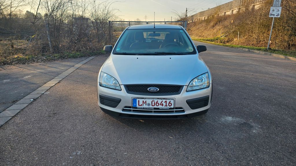 Ford Focus 98.000 km 3.499 &euro; Staffel 65556
