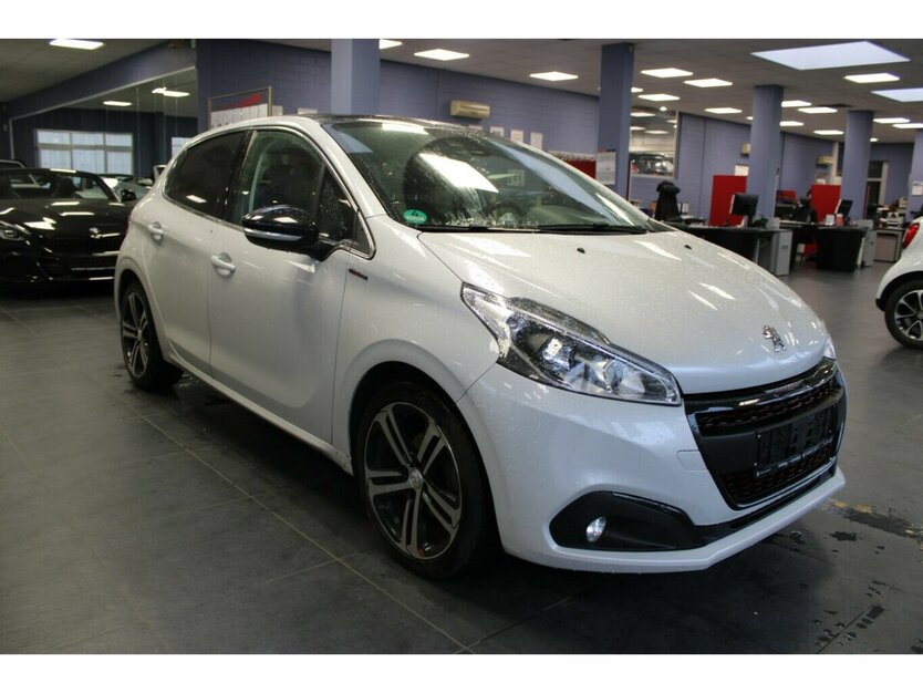 Peugeot 208 Blue-HDi 120 Allure GT Line 133.075 km 8.480 € Euskirchen 53881