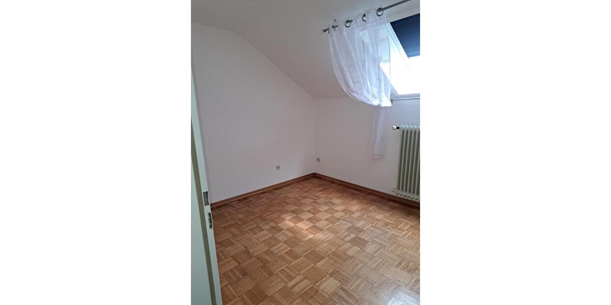 Dachgeschoßwohnung Altensteig - 3 Zimmer, 60 m&sup2;, 640&euro; | Angebot:26322282