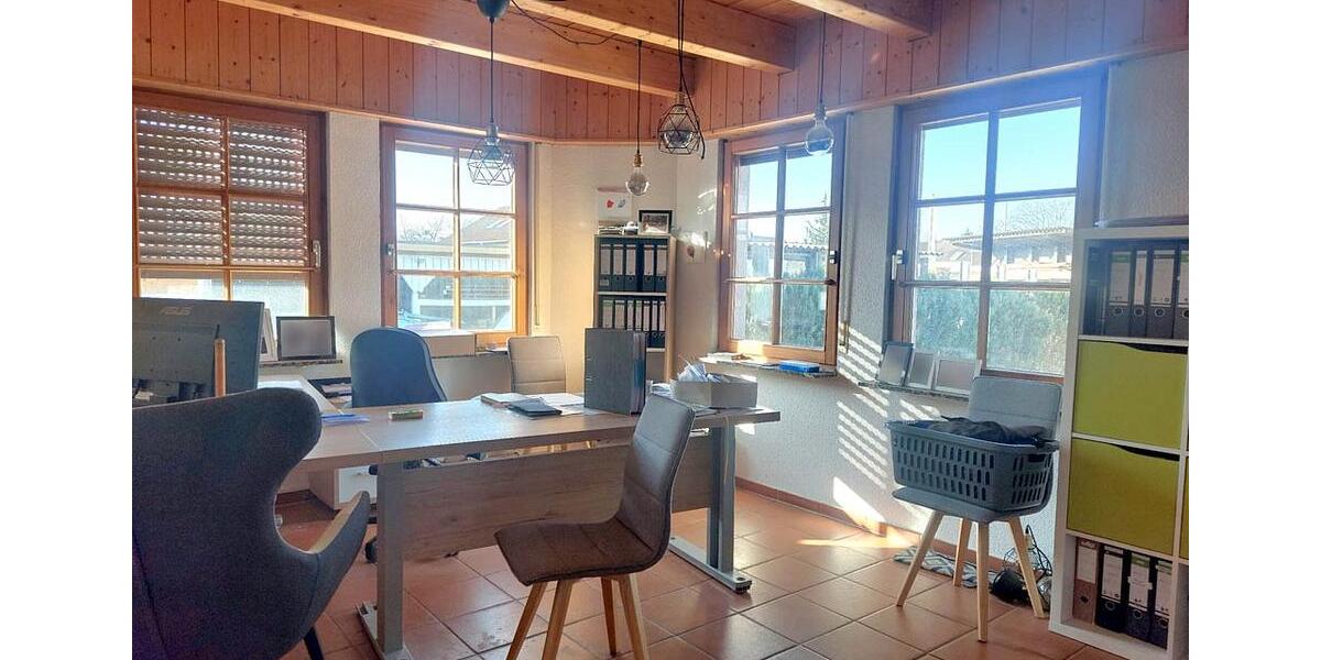 Einfamilienhaus Wangen - 7.5 Zimmer, 230 m&sup2;, 2.250&euro; | Angebot:24561122