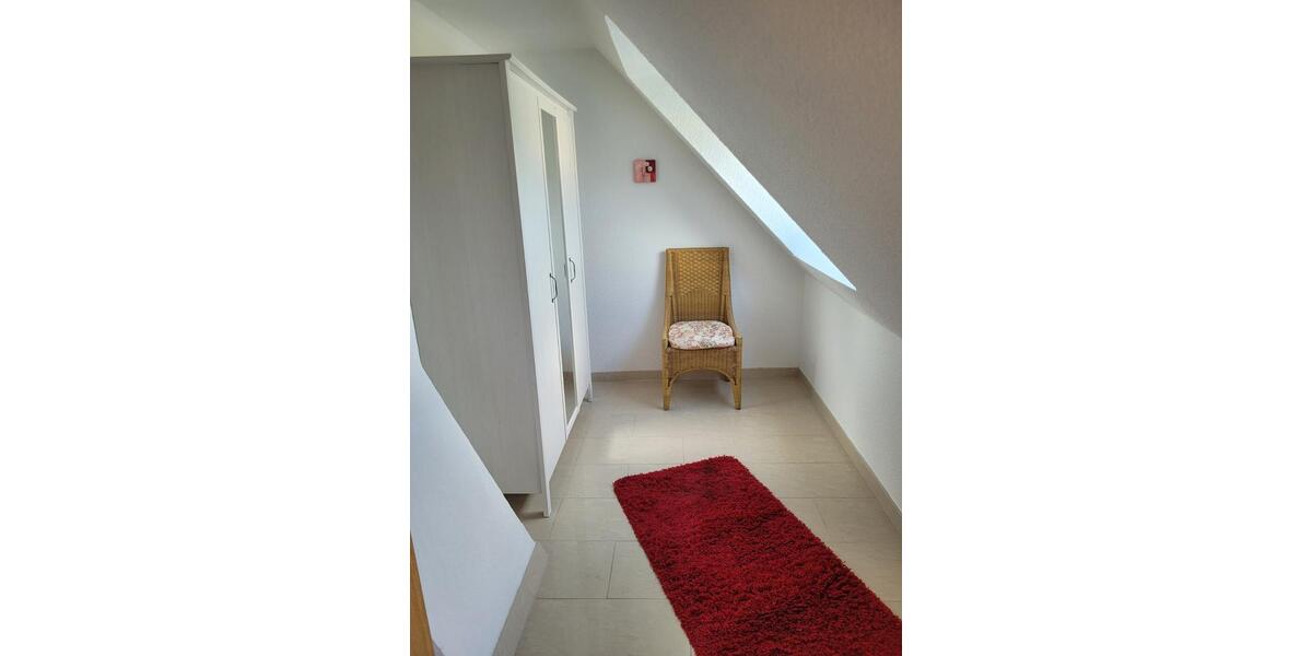 Dachgeschoßwohnung Duisburg Huckingen - 2.5 Zimmer, 50 m&sup2;, 115.000&euro; | Angebot:24755229