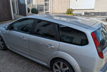 Ford Focus 215.113 km 2.490 &euro; Bad Oeynhausen 32549