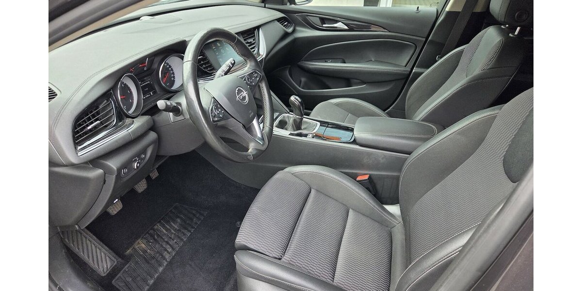 Opel Insignia Sports Tourer Elegance 47.149 km 14.600 &euro; Wilsdruff 01723