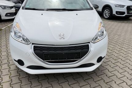 Peugeot 208 33.047 km 5.300 &euro; München OT Trudering-Riem 81825