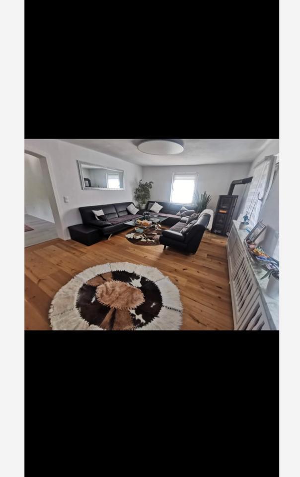 Zweifamilienhaus mit EiliegerWohnung und 3 Garagn