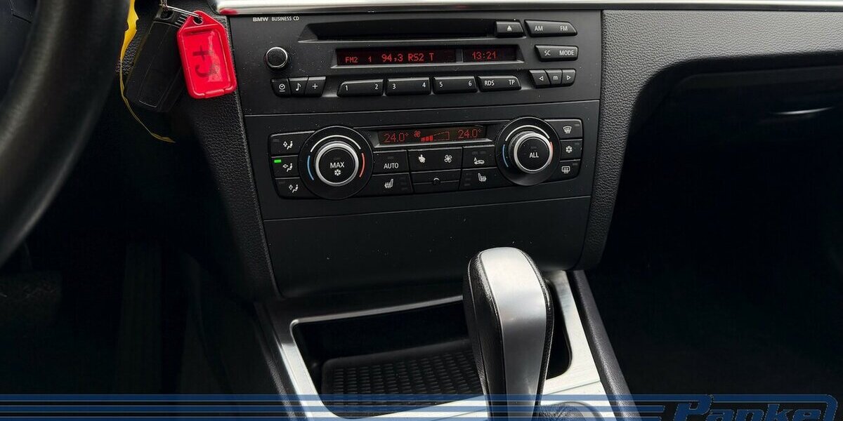 BMW 123d Aut.*Xenon*PDC*AUX*SHZ*Schiebedach*SRA* 200.000 km 5.990 &euro; Berlin 13187
