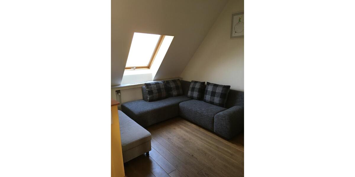 Dachgeschoßwohnung Krefeld Cracau - 2.5 Zimmer, 76 m&sup2;, 170.000&euro; | Angebot:26765882