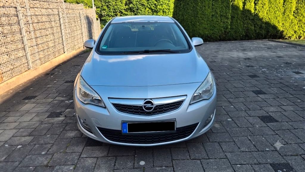Opel Astra 159.000 km 2.799 &euro; Deißlingen 78652