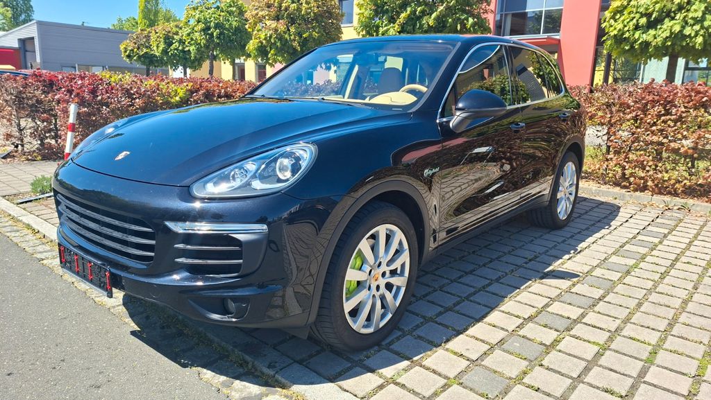 Porsche Cayenne 92.000 km 32.300 &euro; Nürnberg 90408