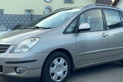 Toyota Corolla Verso 118.897 km 5.790 &euro; Pfungstadt 64319