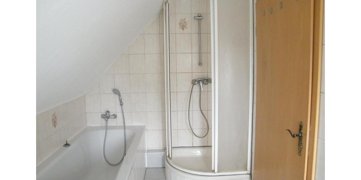 Dachgeschoßwohnung Teuchern - 2 Zimmer, 52 m&sup2;, 260&euro; | Angebot:12003094