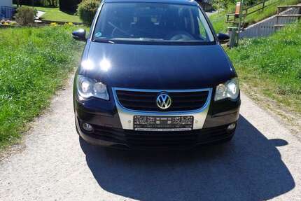 VW Touran 127.000 km 6.900 &euro; Reutlingen (Ohmenhausen)- Tel 01799296766 72770