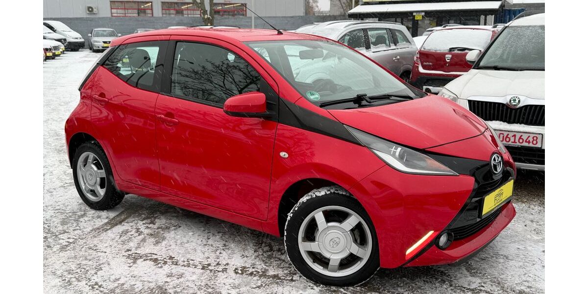 Toyota Aygo (X) 7.254 km 8.990 &euro; Berlin 13089