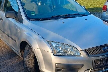 Ford Focus 233.000 km 800 &euro; Grünberg 35305