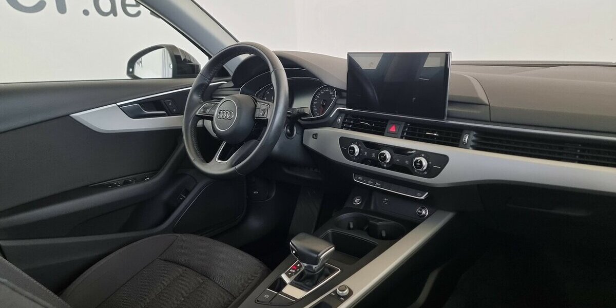 Audi A4 35 TFSI Automatik LED AHK Navi Klima Tempomat 98.400 km 21.450 &euro; Garrel 49681