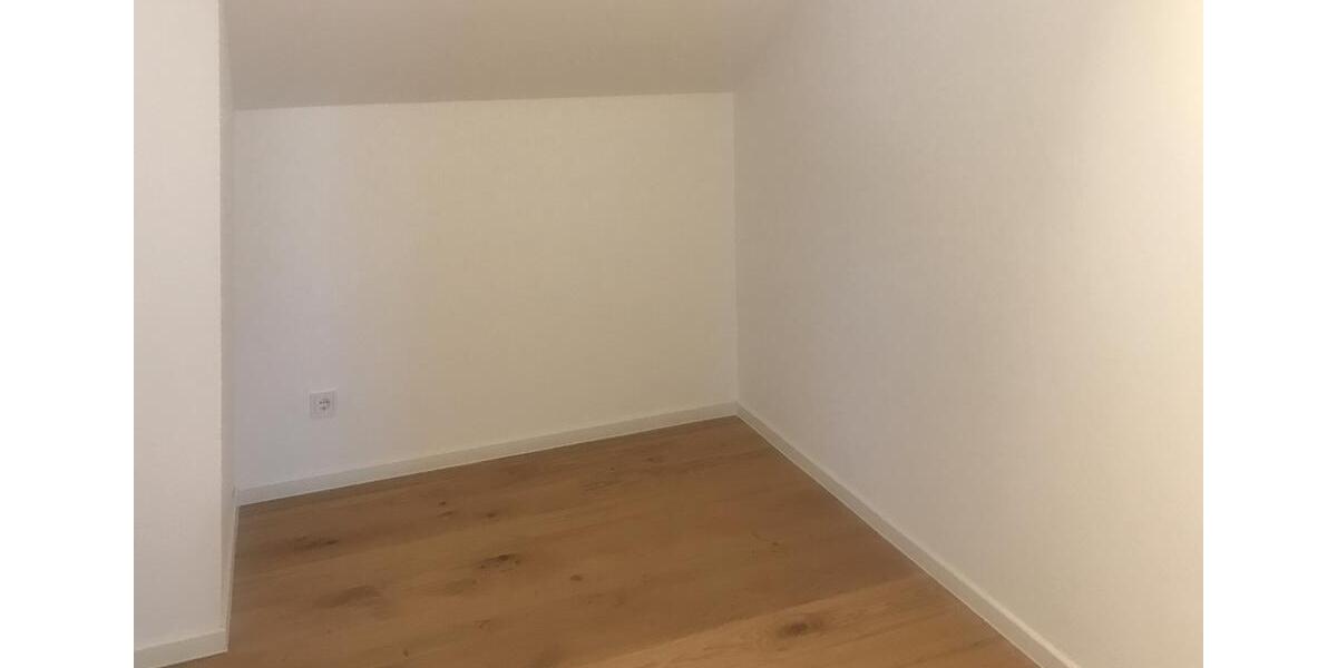 Dachgeschoßwohnung Biberach an der Riß - 3.5 Zimmer, 146 m&sup2;, 1.880&euro; | Angebot:26589353