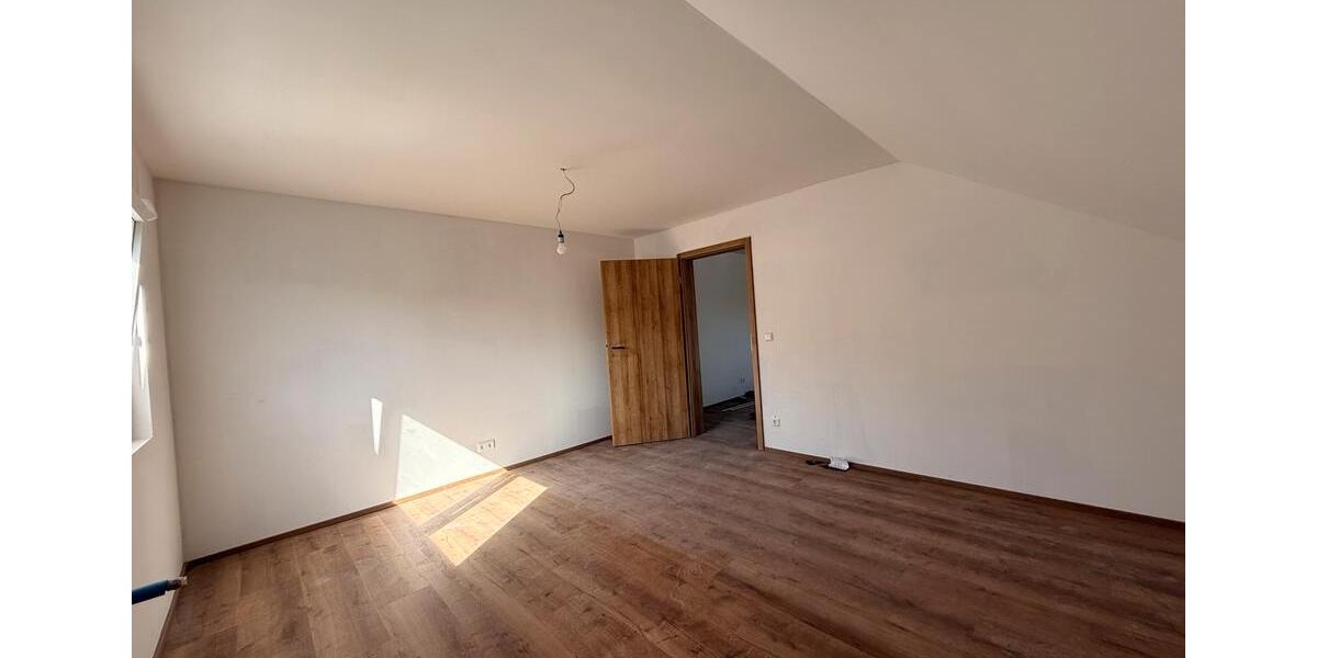 Dachgeschoßwohnung Idar-Oberstein Oberstein - 1 Zimmer, 65 m&sup2;, 500&euro; | Angebot:26247732