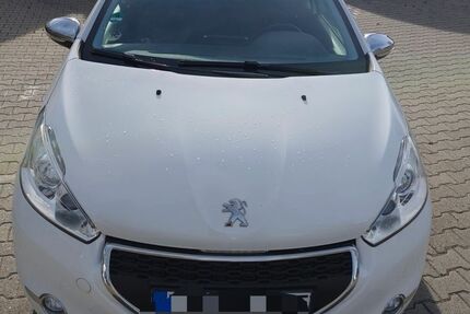 Peugeot 208 112.000 km 4.599 &euro; Ludwigsburg 71640
